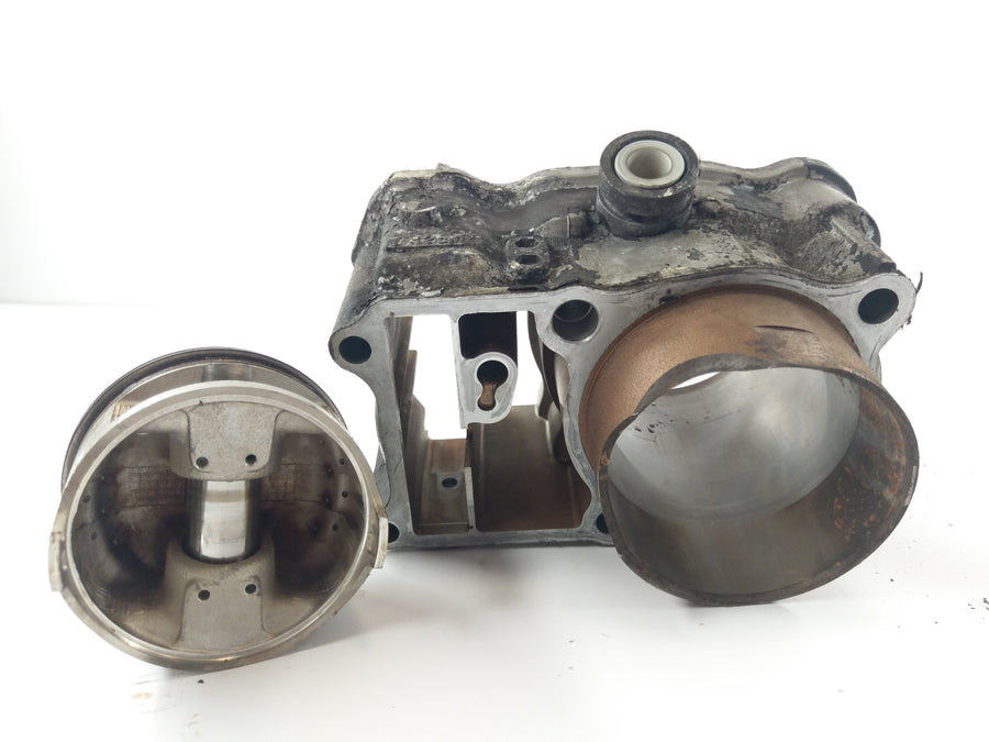 Honda XRV 750 Africa Twin RD04 [1991] - Cylindre avec piston