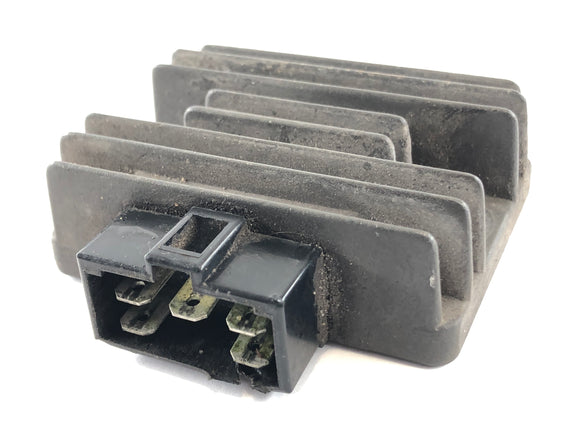 Kawasaki KLR 250 KL250D [1988] - Jännityssäädin