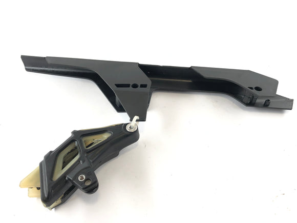 Husqvarna 701 Supermoto [2019]  - 以下のチェーンガイダンス付きのチェーン保護