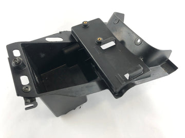 Kawasaki VN 800 Classic [2005] - Bakre under förvaringsfacket