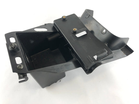 Kawasaki VN 800 Classic [2005] - Bakre under förvaringsfacket