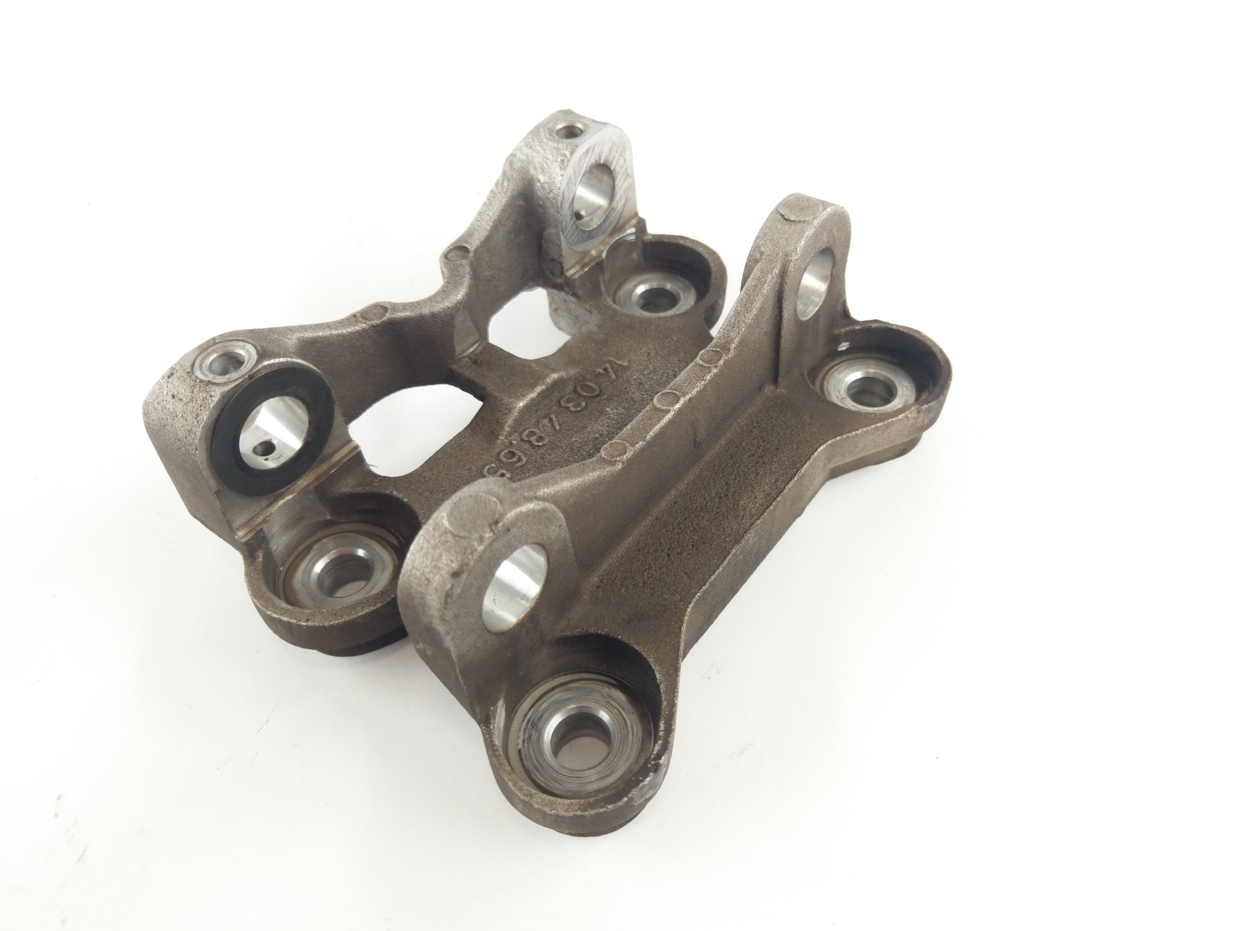 Moto Guzzi Mille GT [1990] - rocker arm bearing block cylinder head