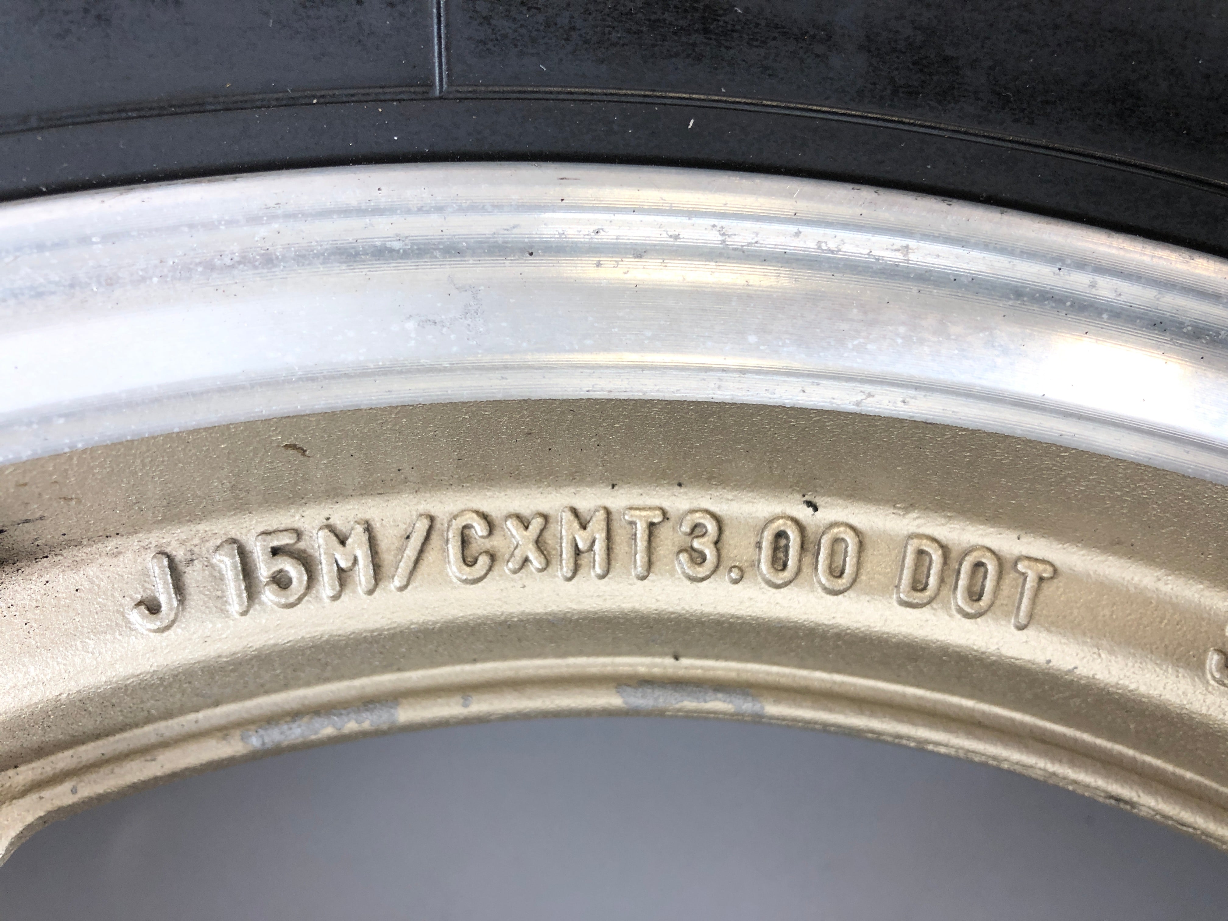 Yamaha XV 750 Virago [1991] - Rear wheel rim