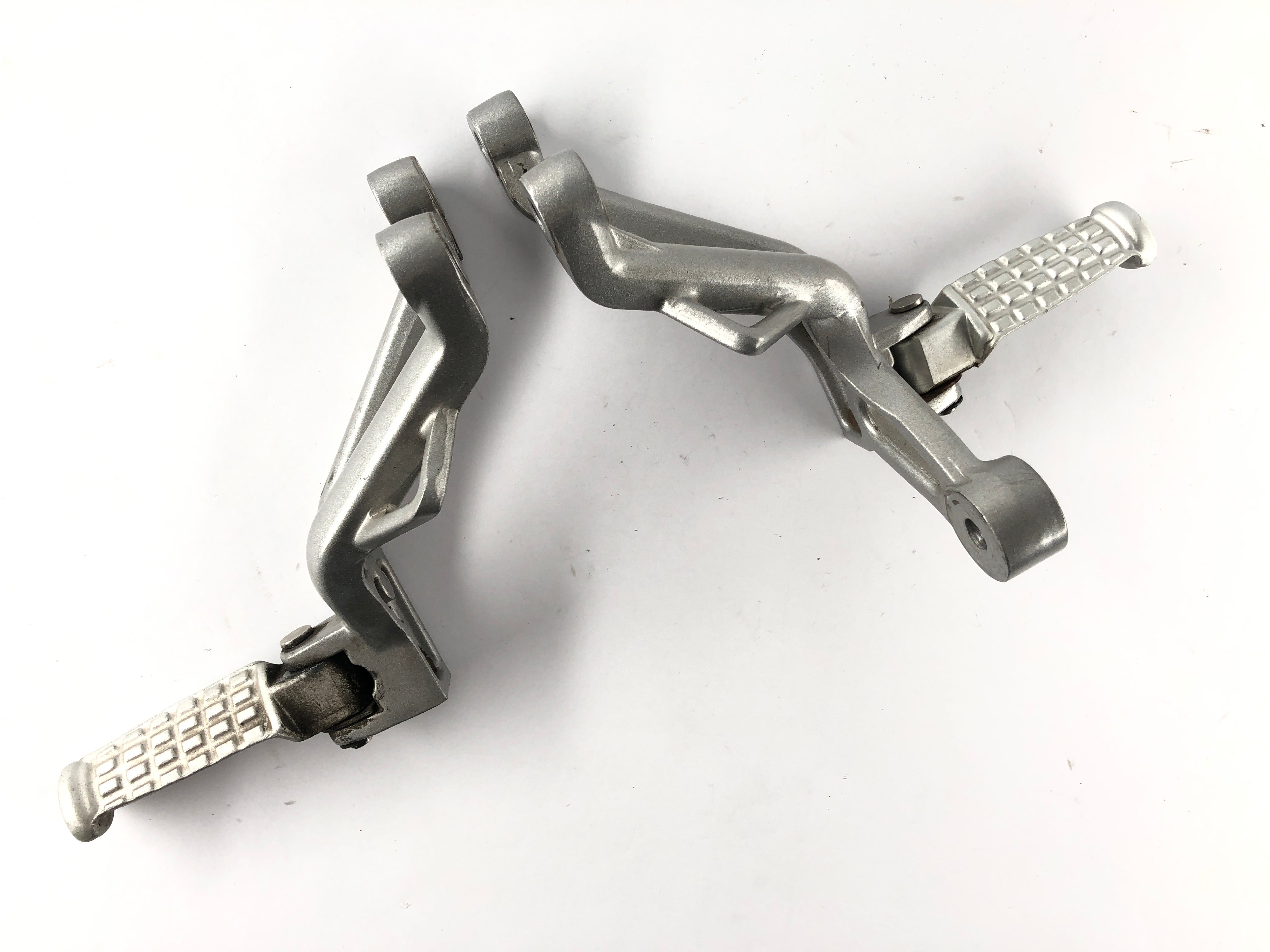 Triumph Daytona 955i T595N [2001] - Passenger footrests with holder set pair