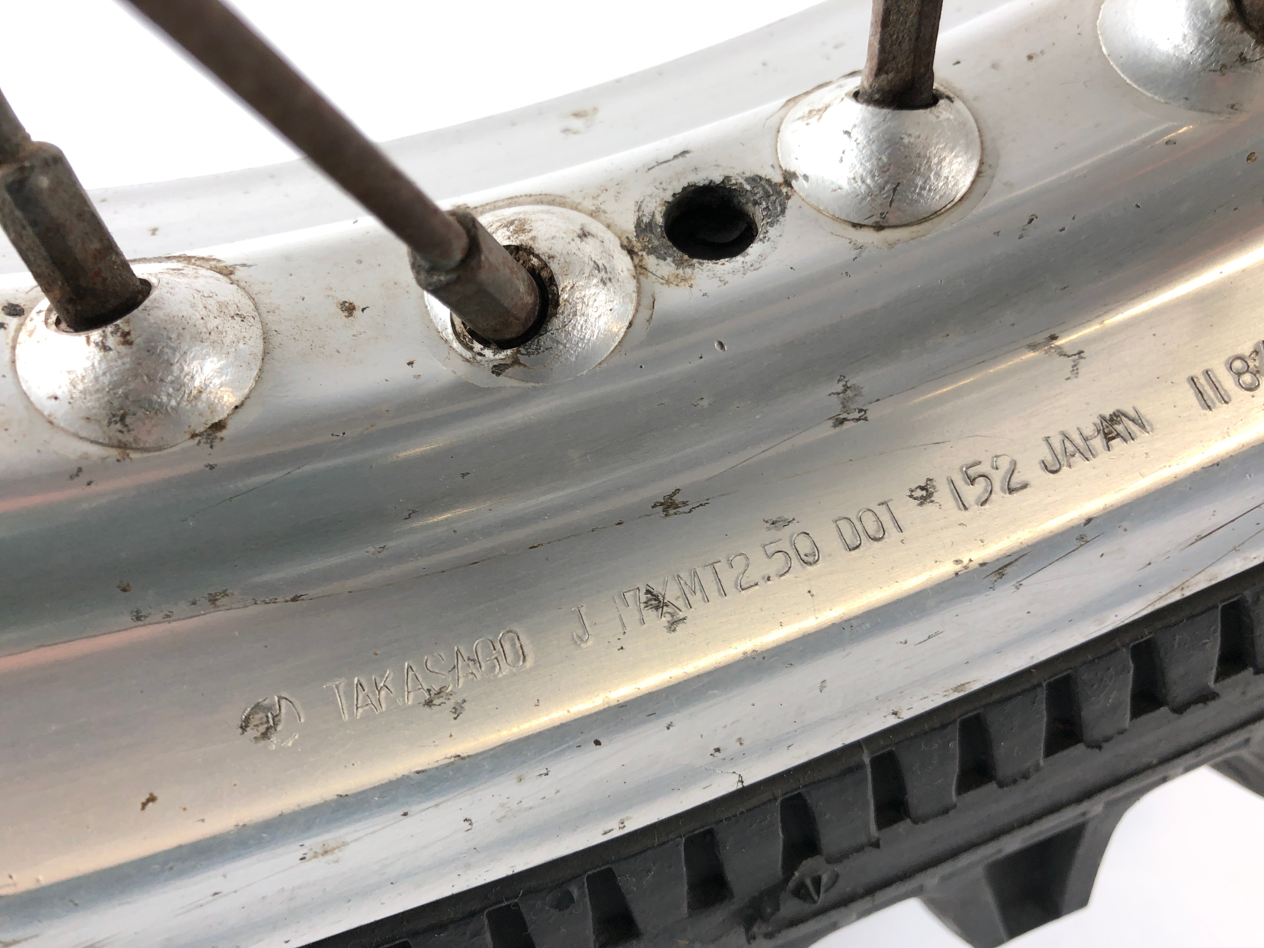 Suzuki DR 600 SN41A [1986] - Rear wheel rim