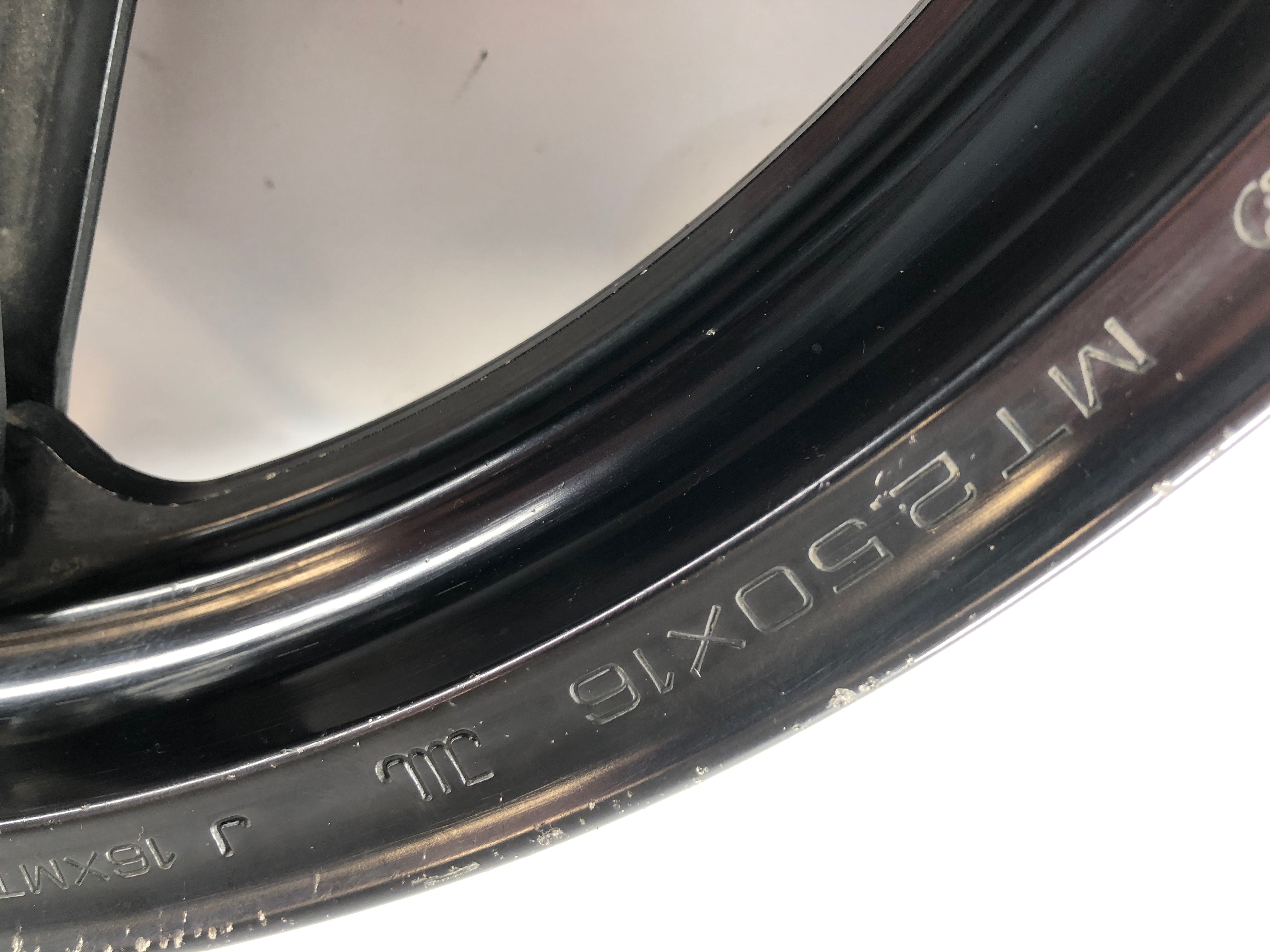 Honda NS 400 R NC19 [1985] - Rim with a flaw