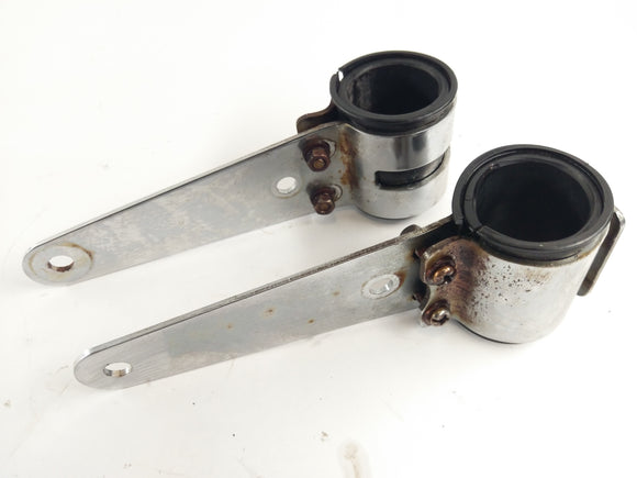 Triumph Bonneville 800 T100 [2004] - Připevnění k držáku světlometů