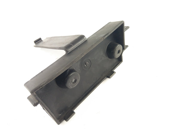 Triumph Speed ​​Triple T509 885i [1998] - крепежные элементы аккумулятора