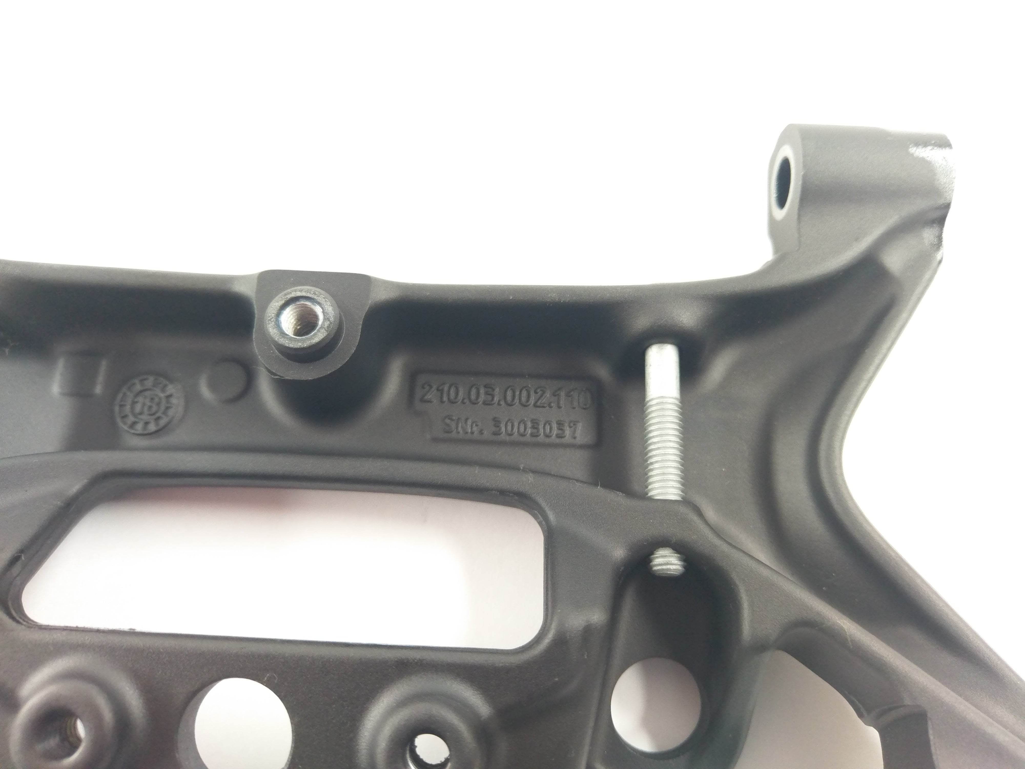 Husqvarna 701 Vitpilen [2018] - Tank hinge plate holder mount