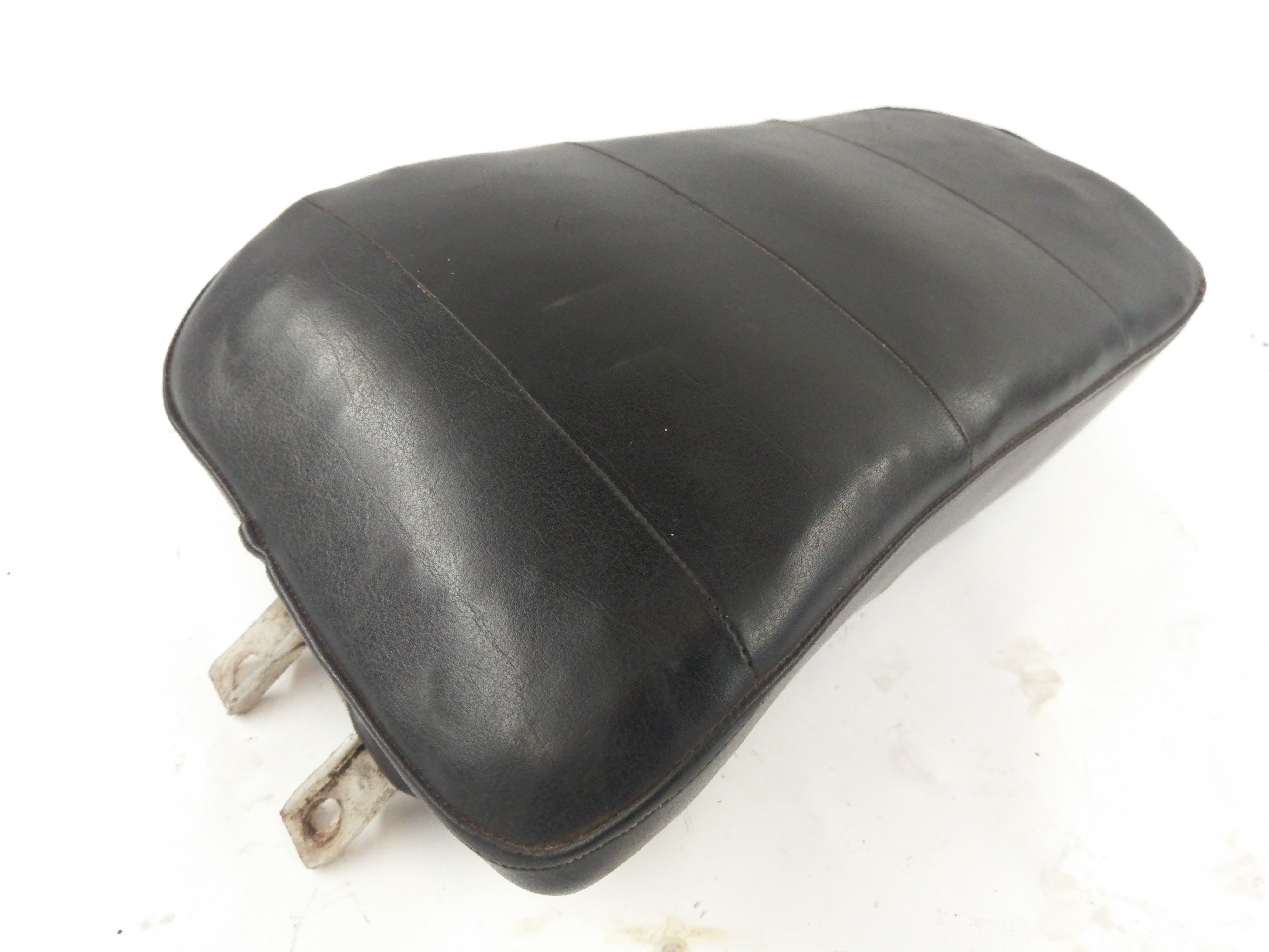 Suzuki Intruder VS 700 VP51A [1986] - pillion seat cover damaged