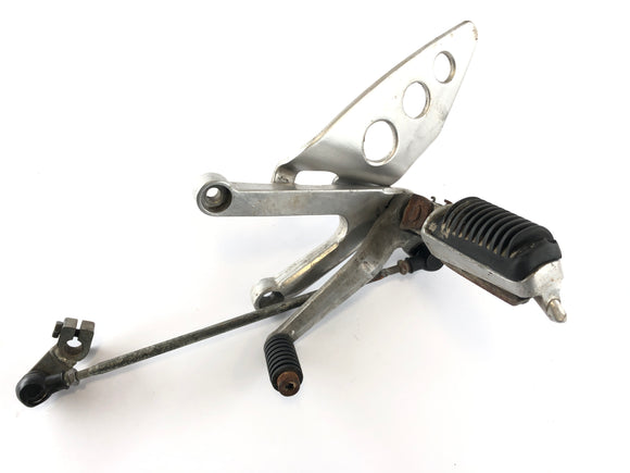 ヤマハTZR 125 4FL [1997]  - ホルダーとペダルセットを備えたドライバーのフットレスト