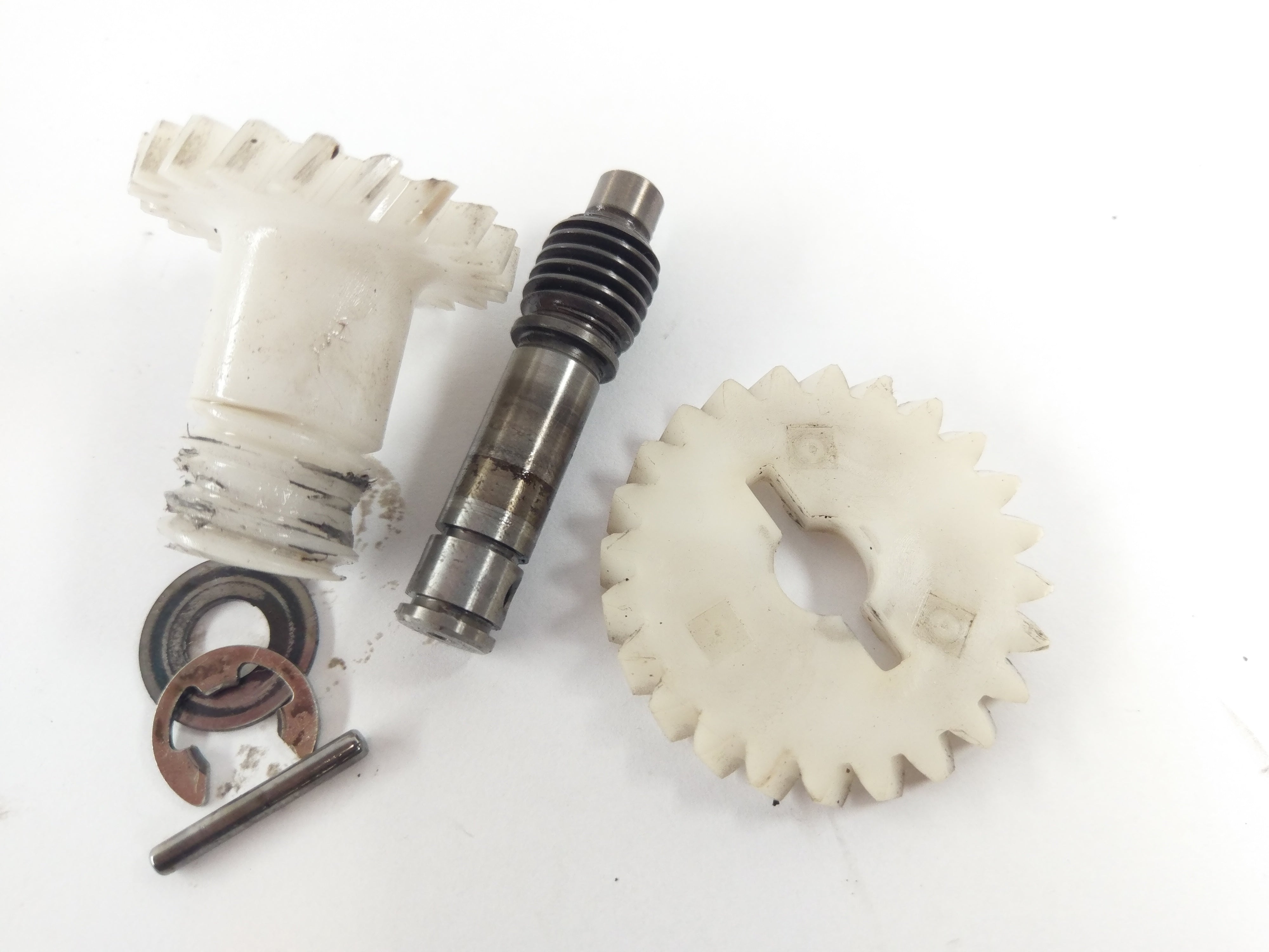 Yamaha DT 125 DE03 [2003] - Oil pump gears