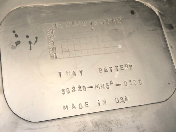 Honda GL 1500 Goldwing SC22 [1988] - Compartiment à batterie du boîtier de batterie