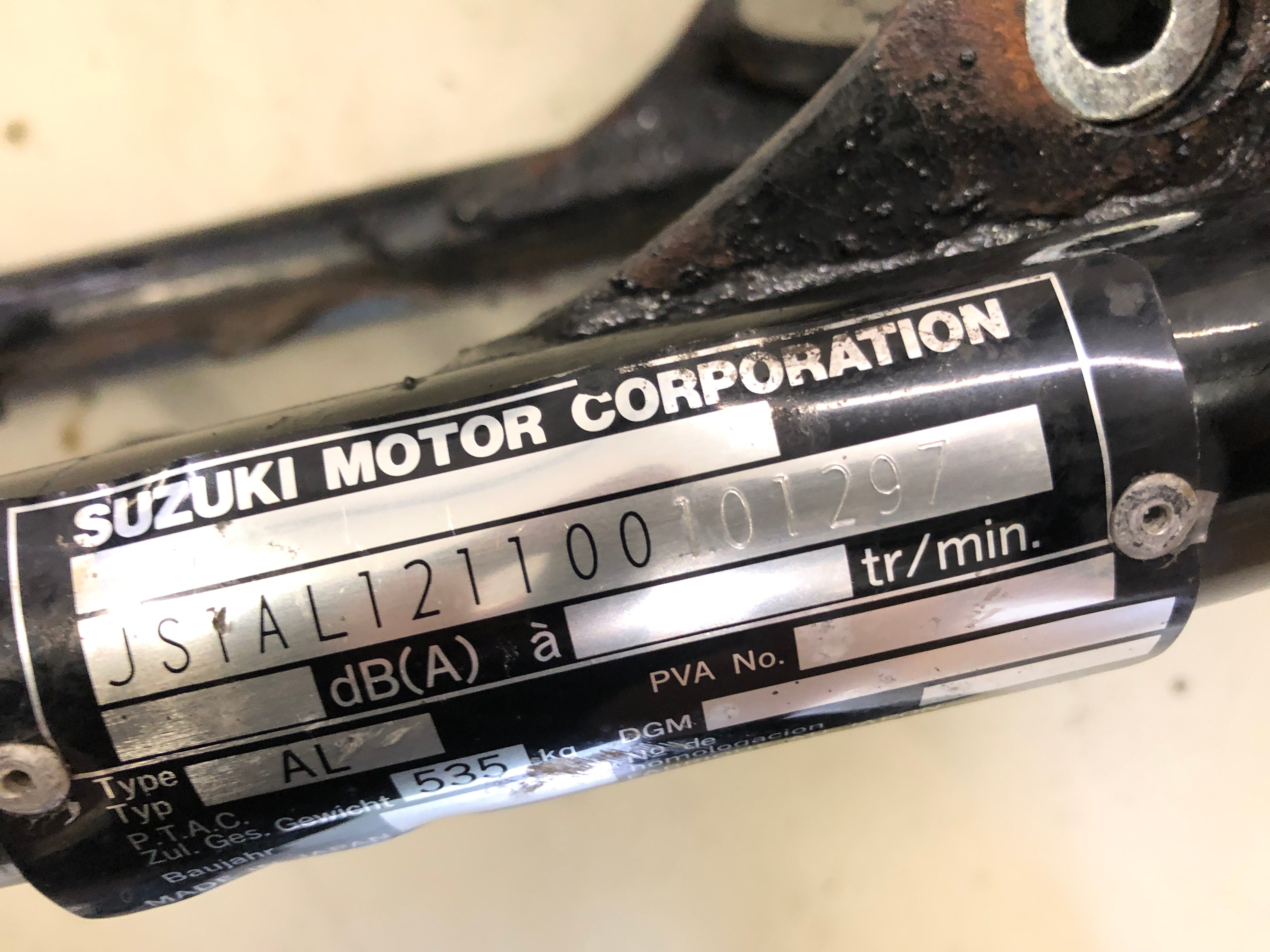 Suzuki Intruso VL 1500 AL [2000] Frame con documenti