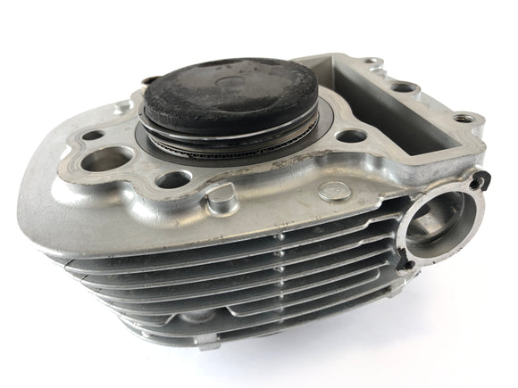 Yamaha XVS 650 Drag Star 4vr [1997] - Cylinder z tłokami za sobą