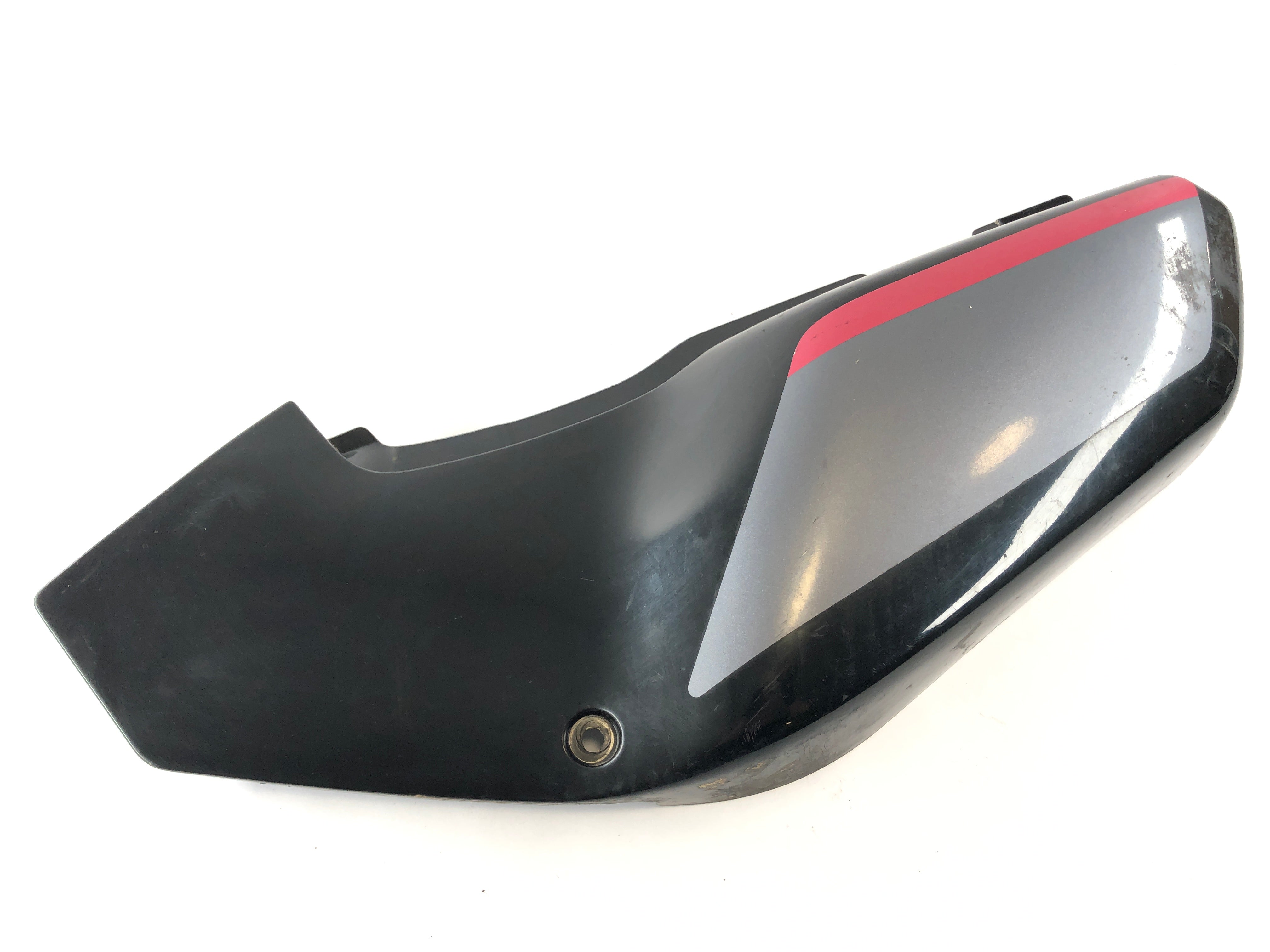 Yamaha XTZ 750 Super Tenere 3LD [1995] - Rear left side panel retaining lug broken off