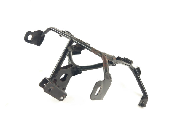 Suzuki GSF 1200 Bandit GV75A [1998] - держатель облицовки на фронте