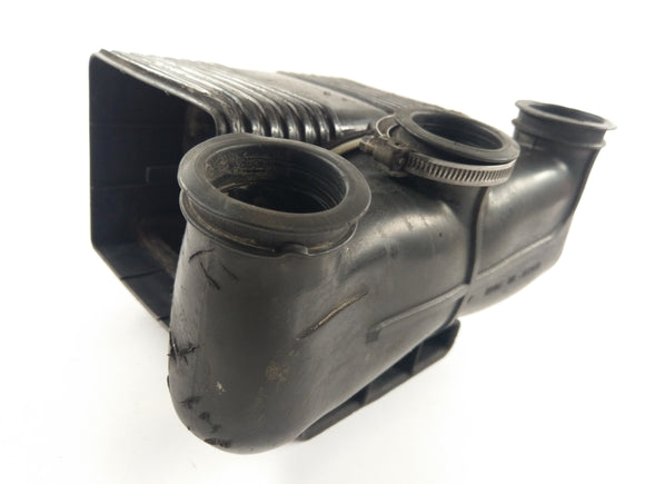 スズキGT 550 [1978]  - サイドカバーのないエアボックスエアフィルターボックス