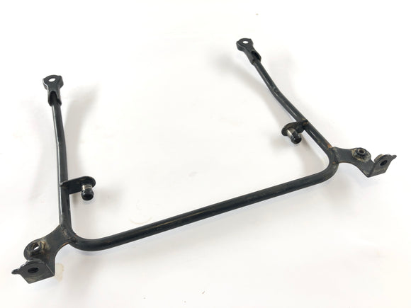 Yamaha Grizzly 660 AM03W [2003] - kledningsholder ved vannkjøleren foran