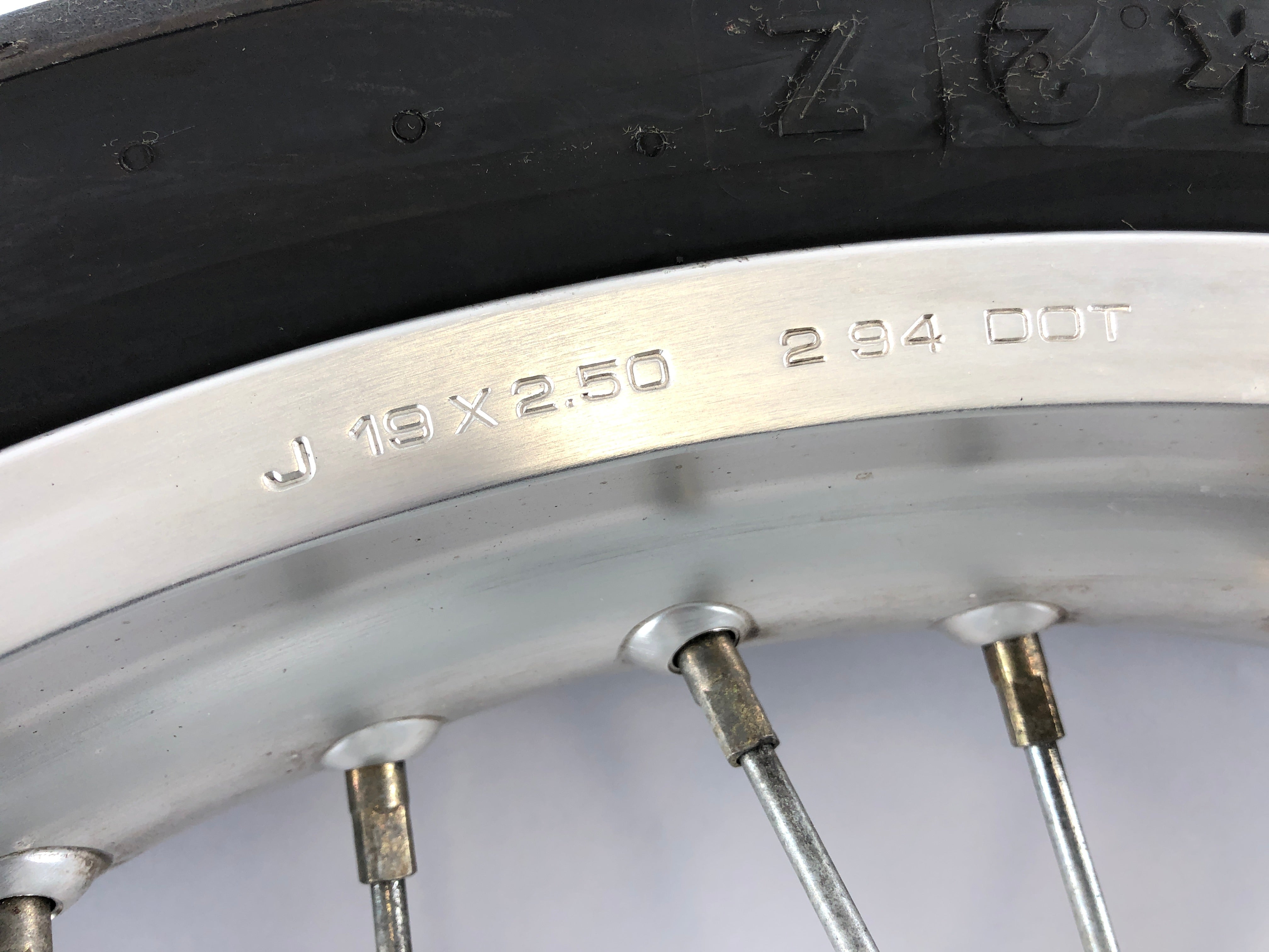 Triumph Tiger 900 T400 [1998] - Front Wheel Rad Rim