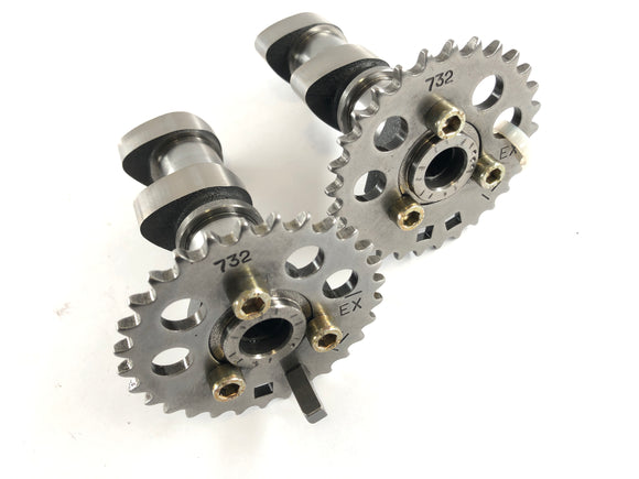 Can на Spyder SM5 [2009] - Распределительные валы установили пару переднего цилиндра