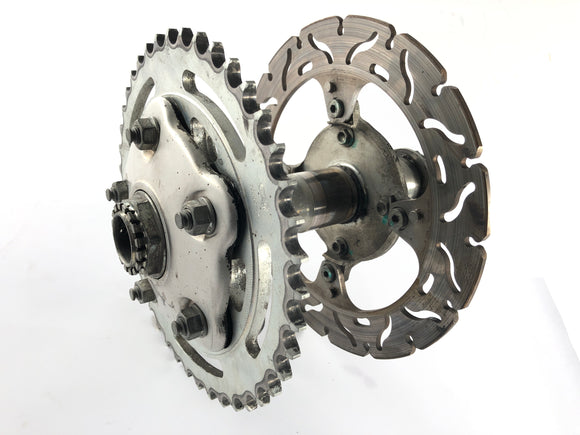 Ducati Multistrada 1000 DS [2004] - tylna oś z kołem łańcuchowym i dysku hamulcowym