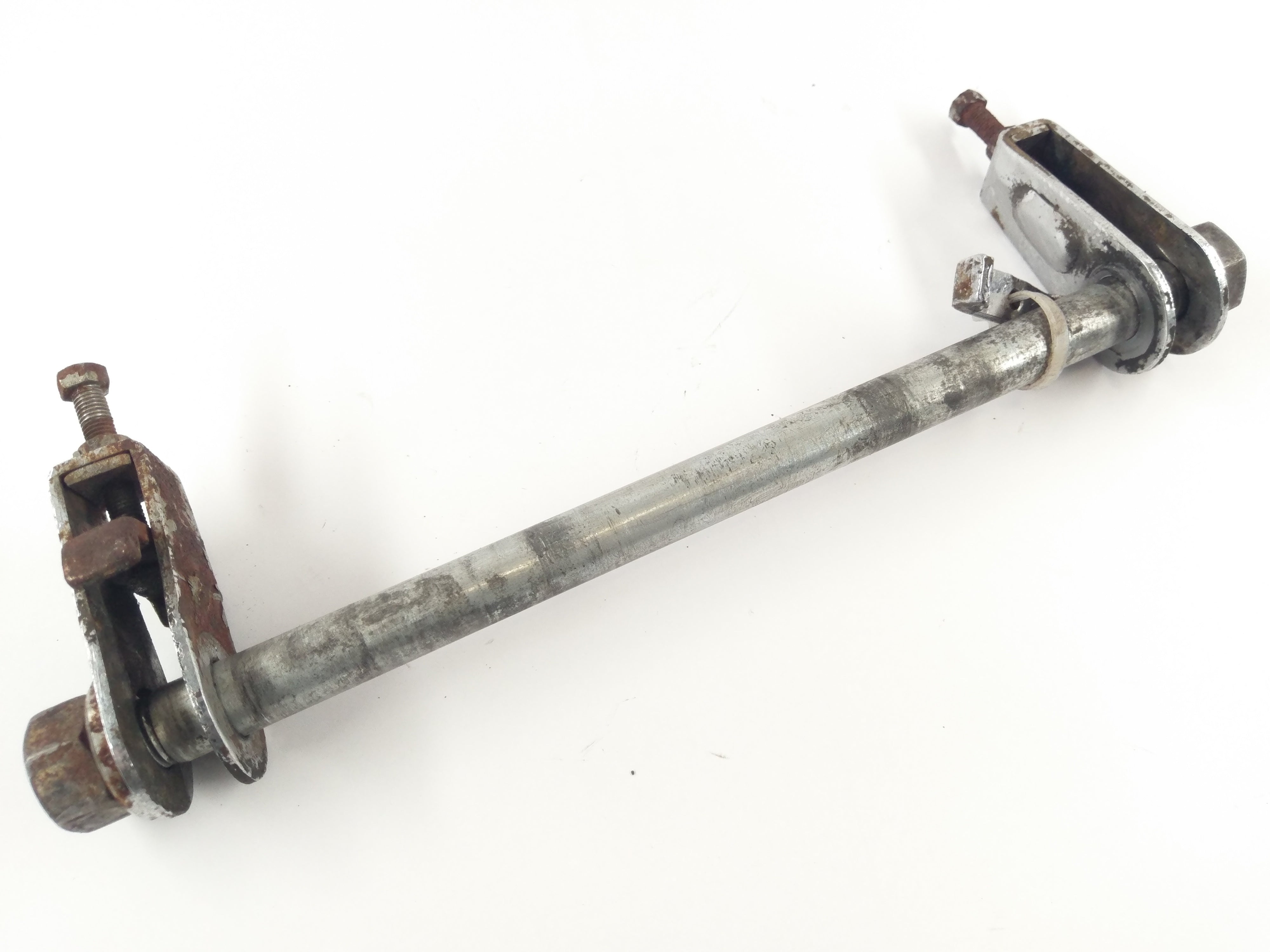 Benelli 504 Sport [1979] - Rear axle with chain tensioner