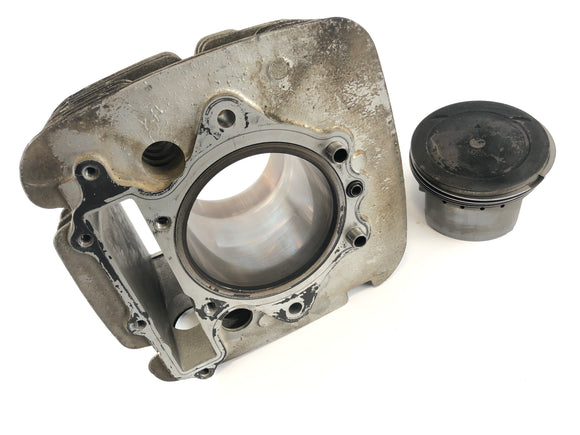 Yamaha TT 600 E 4GV [1996] - Sylinteri mäntien kanssa