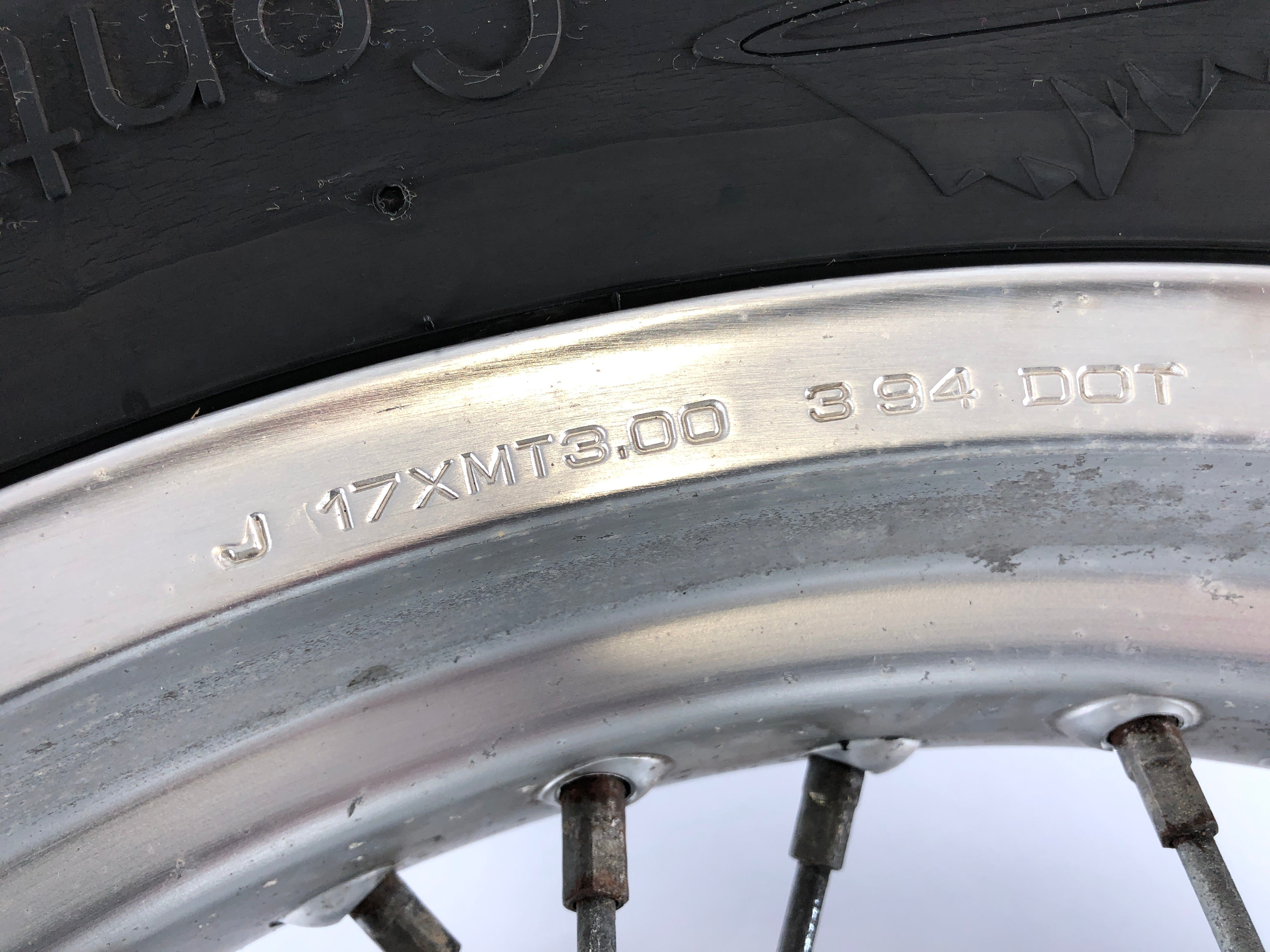 Triumph Tiger 900 T400 [1998] - Rear wheel rim