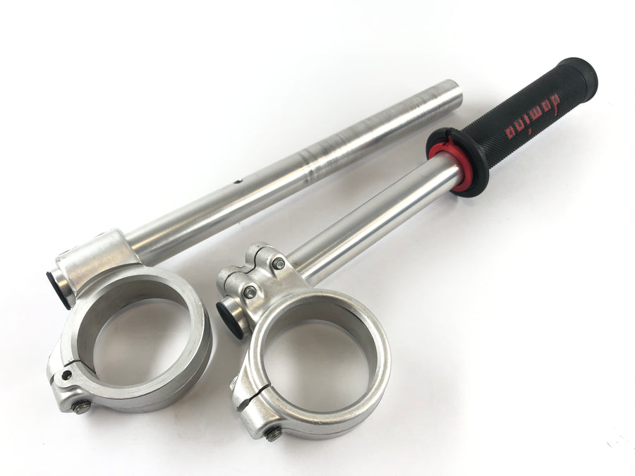 Ducati 1098 S [2007] - Pár paprsku řídítek