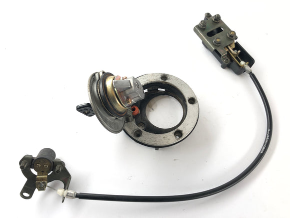 Yamaha YZF R1 RN04 [2000] - Tank lock with key seat lock