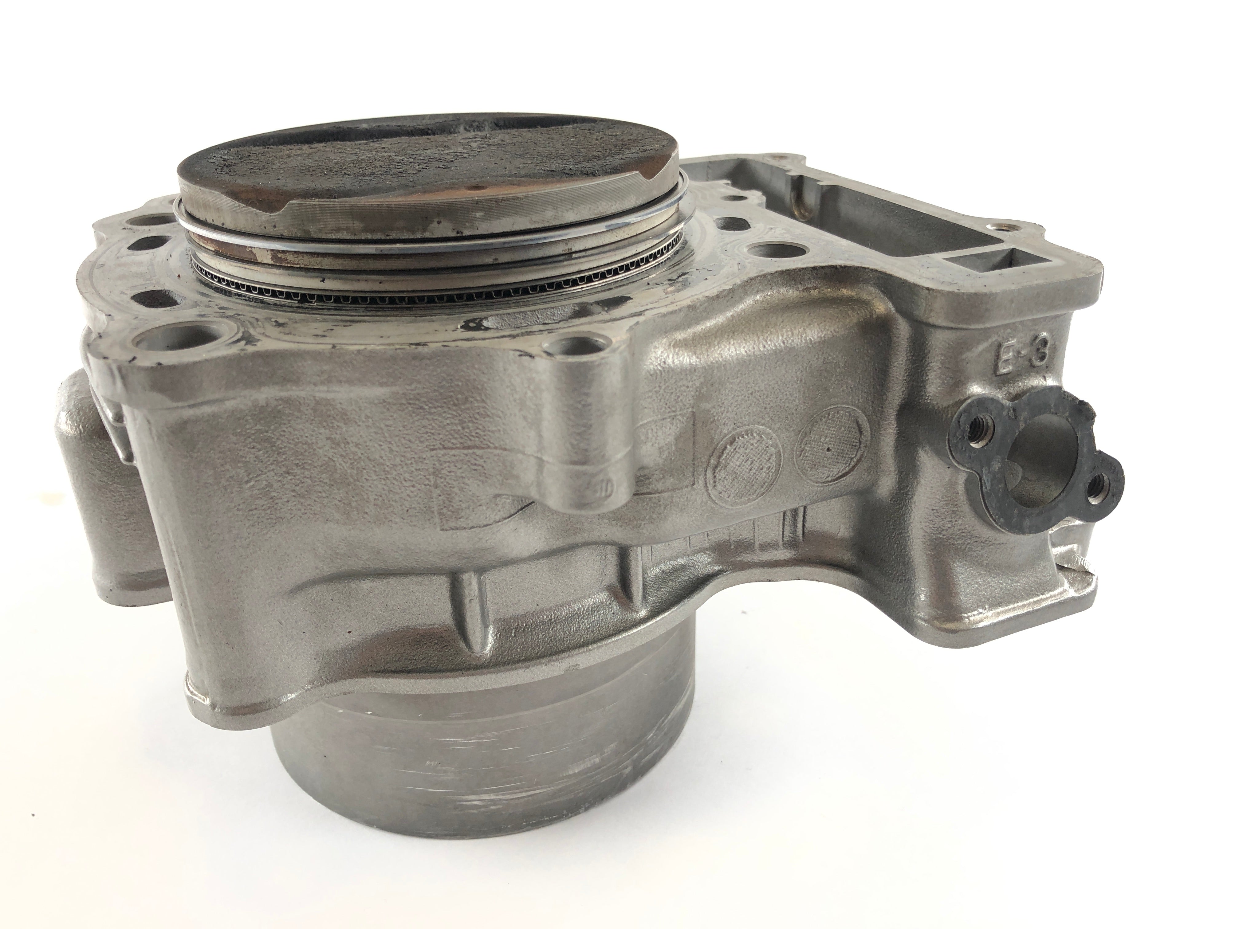 Suzuki DL 1000 V-Strom [2006] - Cylinder with piston at the rear