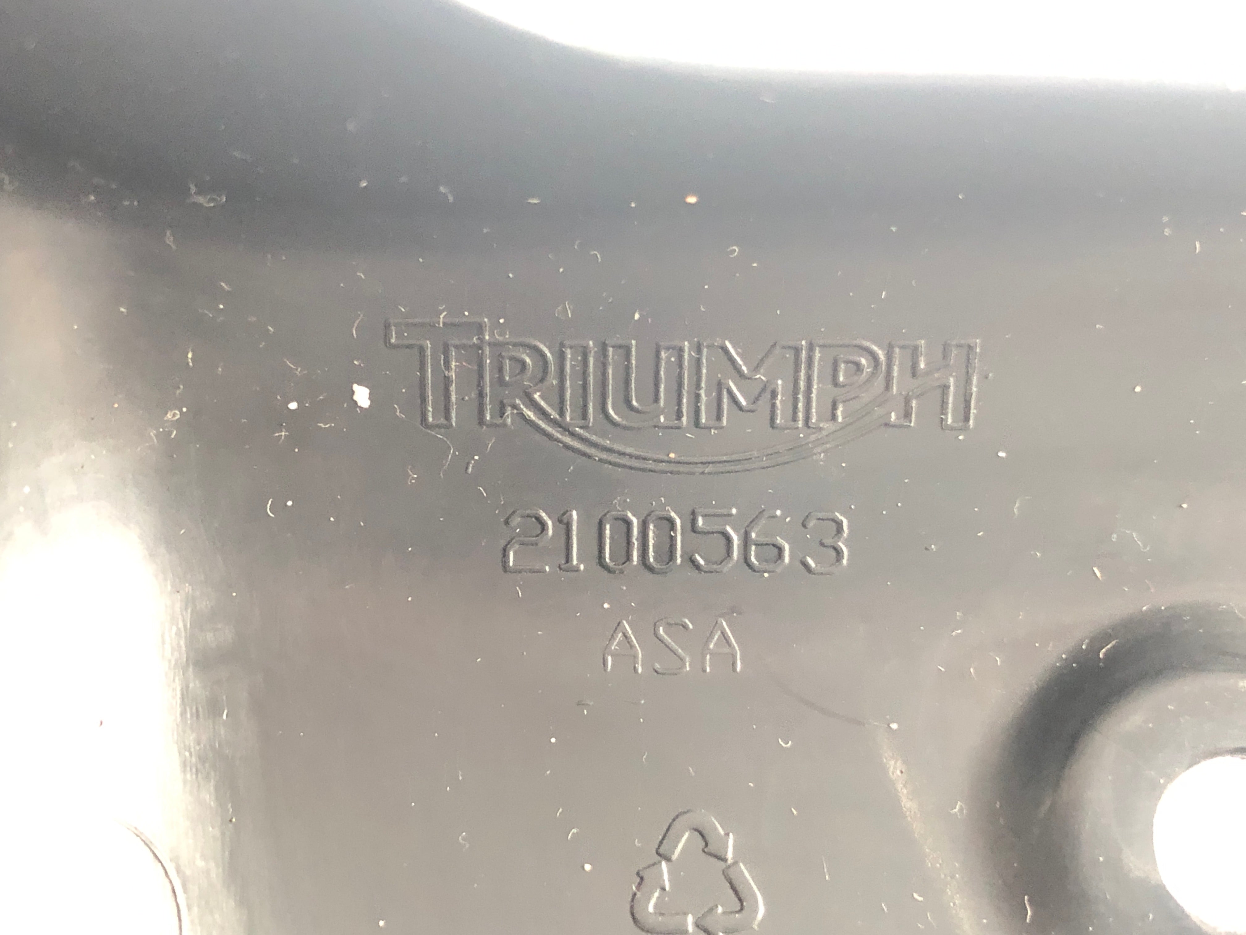 Triumph Street Triple R 675 D67LD [2008] - Cache réservoir cache radiateur gauche