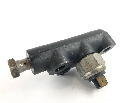 Ducati Paso 750 [1990] - Distributor brzd na přední straně