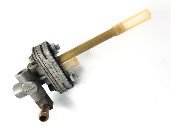 Triumph Thruxton 900 [2004] - Tocca di benzina