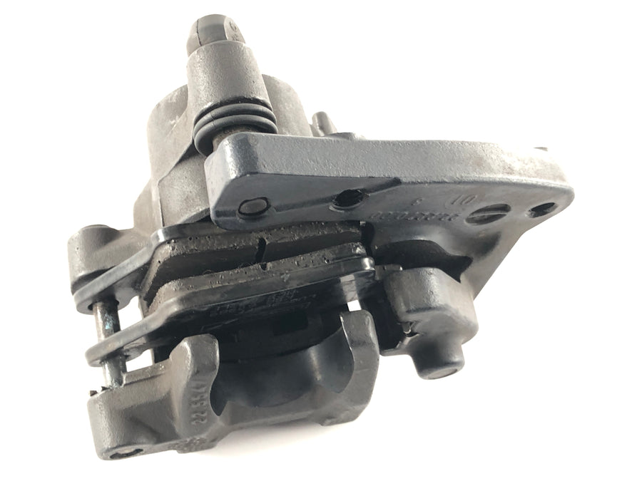 BMW F 650 CS Scarver [2001] - Bromsok på baksidan med ankareplatta