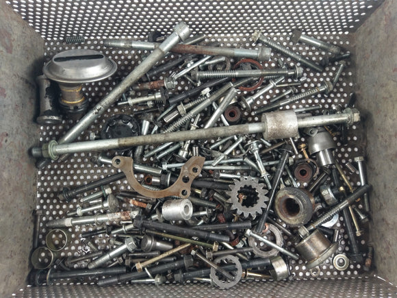 Honda VFR 800 Fi RC46-グリッドバスケットのない小さな部品とネジ