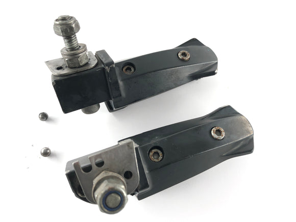 BMW F 650 CSスカーバー[2001]  - 右と左の小児のフットレスト