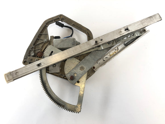 BMW M 535i E28 [1986] - Meccanici di sollevatore di finestre nella parte anteriore destra con motore