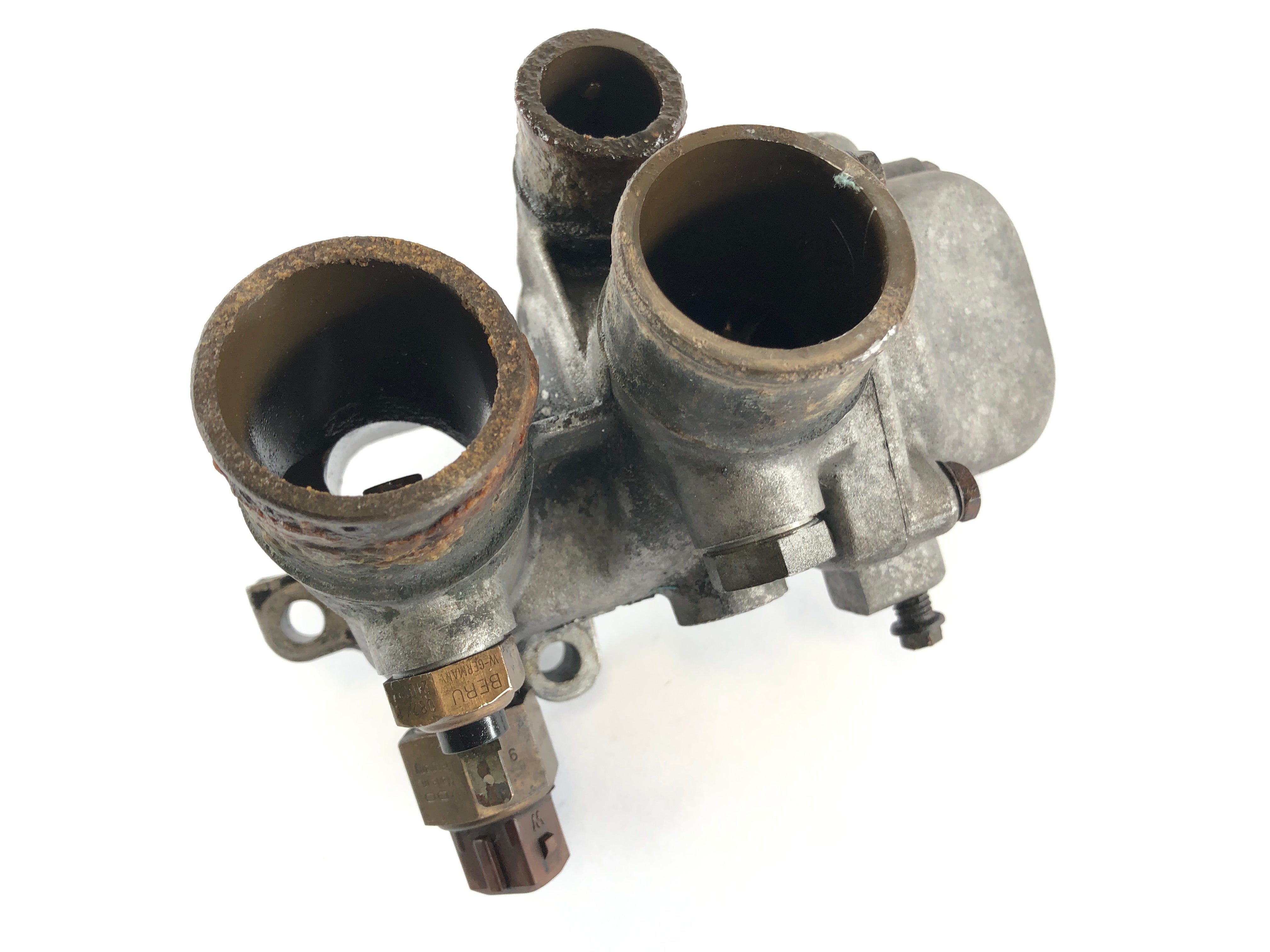 BMW M 535i E28 [1986] - thermostat housing