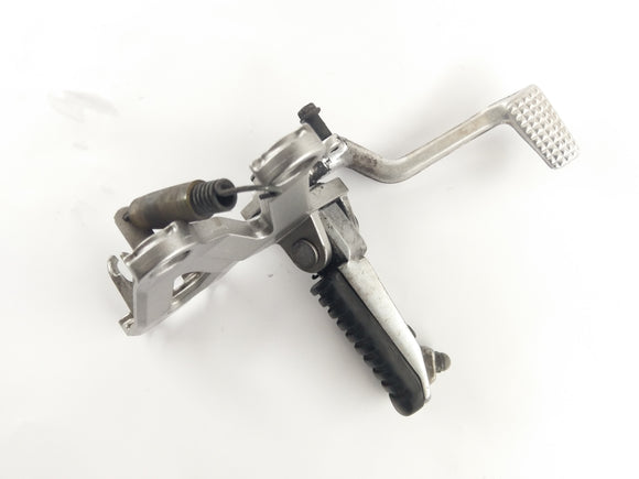 Kawasaki ZX -12R ZXT20A [2004] - Kuljettajan jalkainen jarrupolkimella