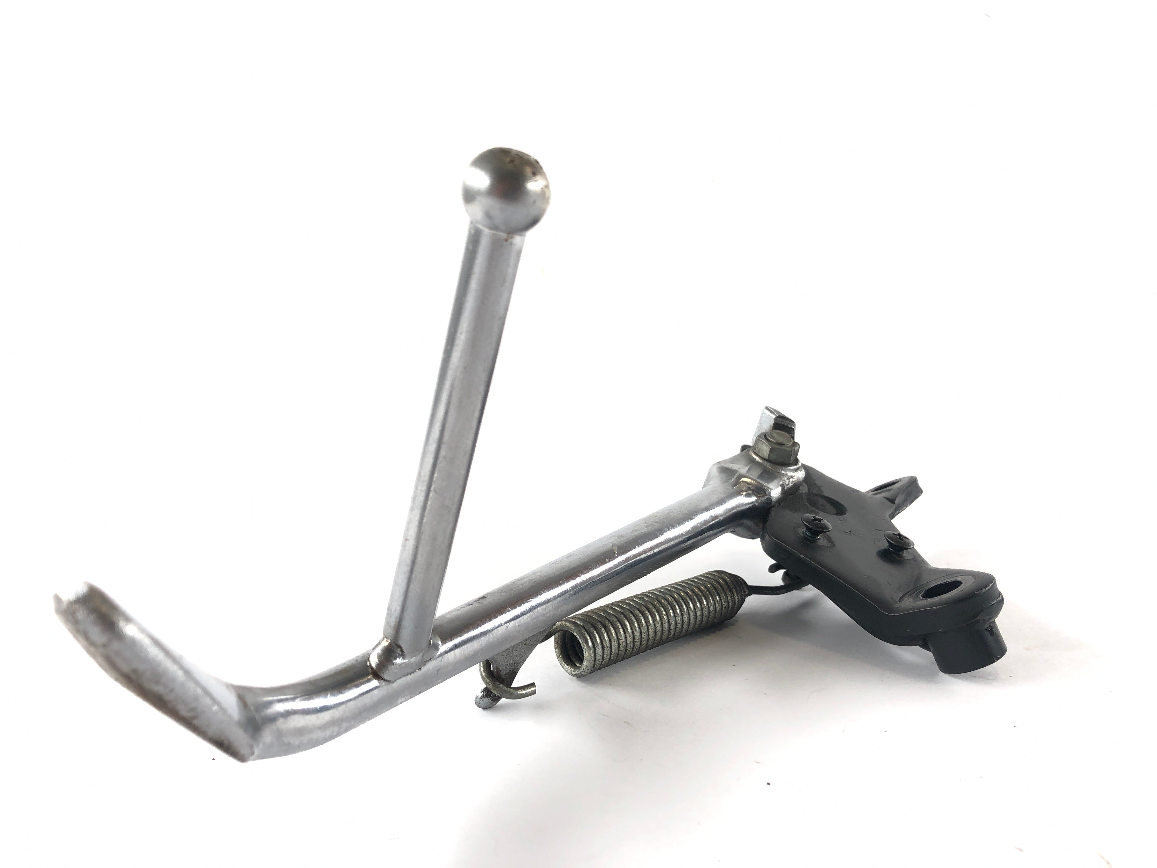 Yamaha XV 750 Virago [1991] - Side stand with spring and retaining plate