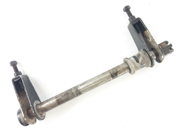 Suzuki GT 750 [1973] - Zadní náprava nápravy vložky