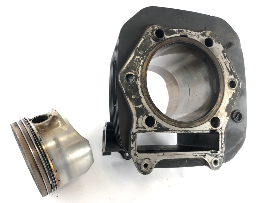 Suzuki DR 600 SN41A [1986] - Cylinder med stempler