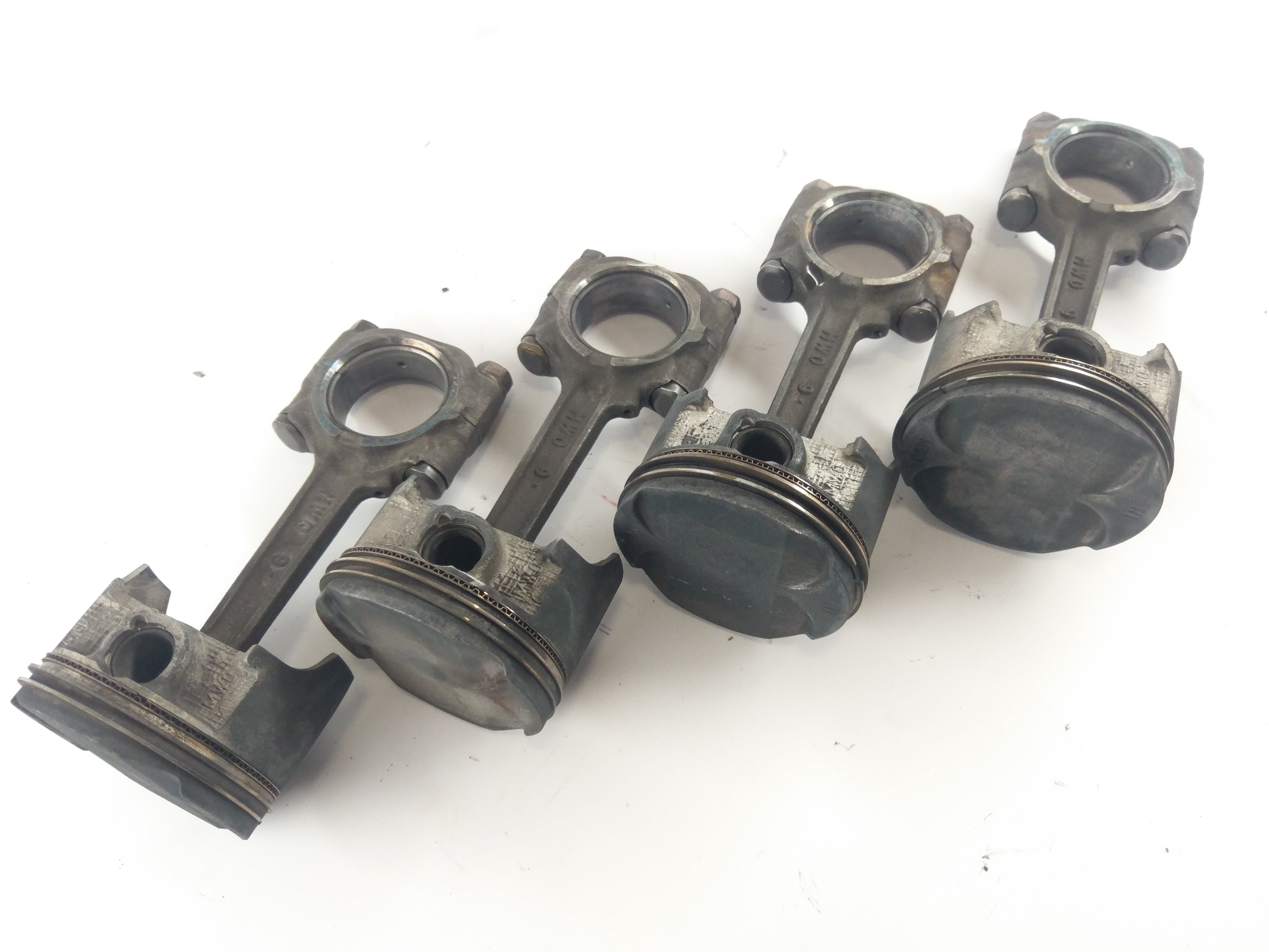 Honda CBR 900 RR SC28 [1993] - Piston and connecting rod set