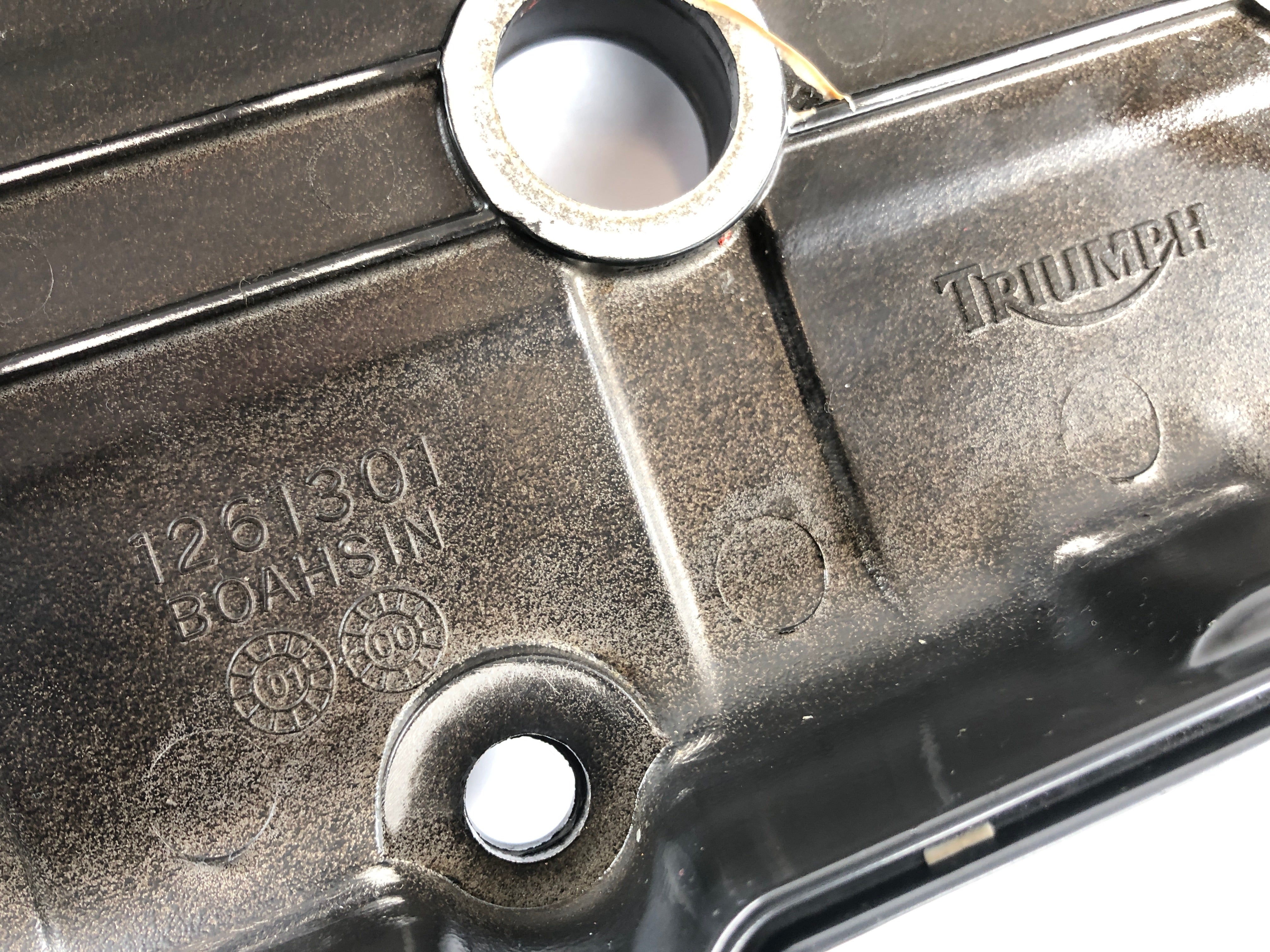 Triumph Daytona 955i T595 [2001] - Valve cover