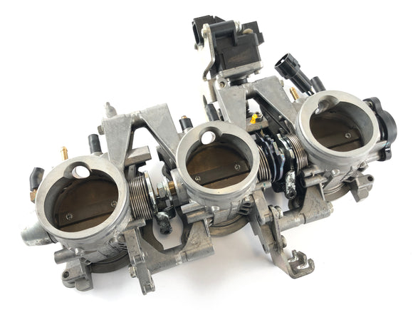 Triumph Street Triple R 675 D67LD [2008] - Kaasuventtiili