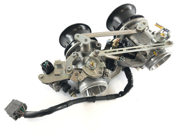 KTM 990 Superduke LC8 EFI [2008] - Kaasuventtiili valmis