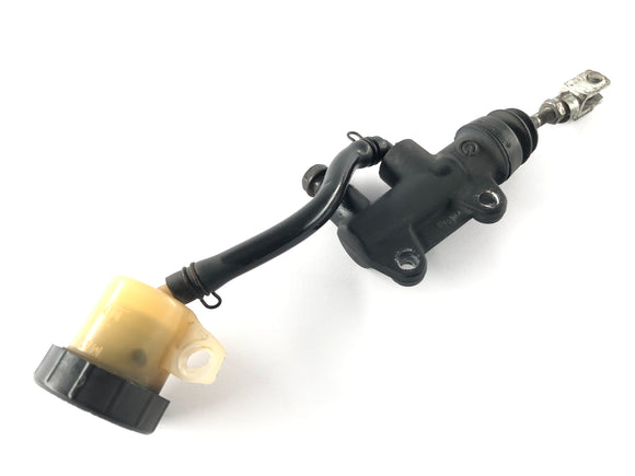 Ducati Multistrada 1000 DS [2004] - Bromspump bakom