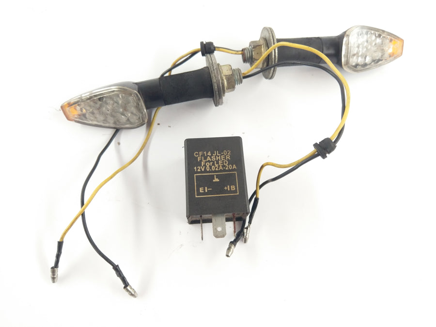 Yamaha XT 350 55V [1987] - LED -suuntasignaalin pariskunta LED -releillä